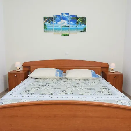 & Seaside Apartment *