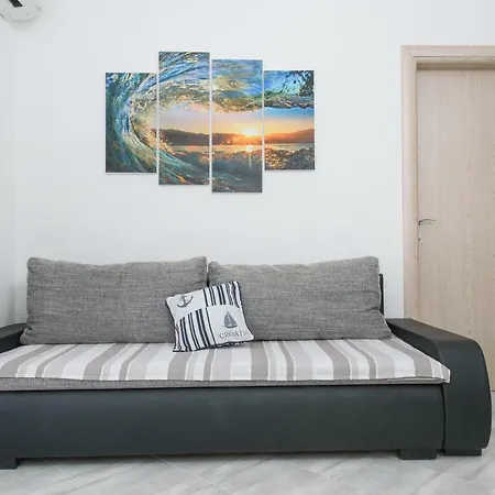 Apartment & Seaside Kastela