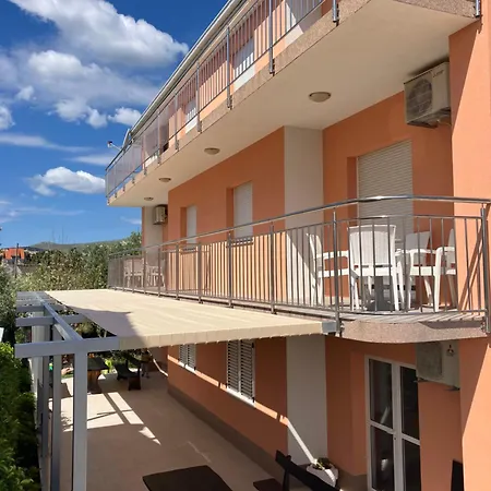 & Seaside דירה Kaštela