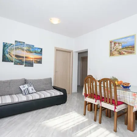 & Seaside Apartment Kastela