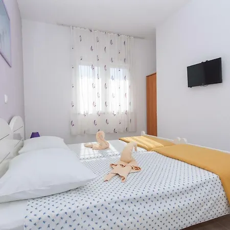 Apartment & Seaside Kastela