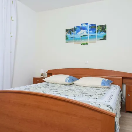 Apartment & Seaside Kastela