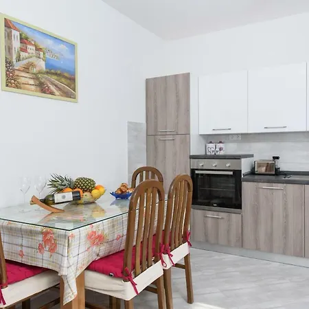 Apartment & Seaside