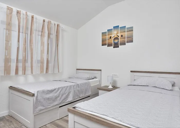 & Seaside * Kaštela