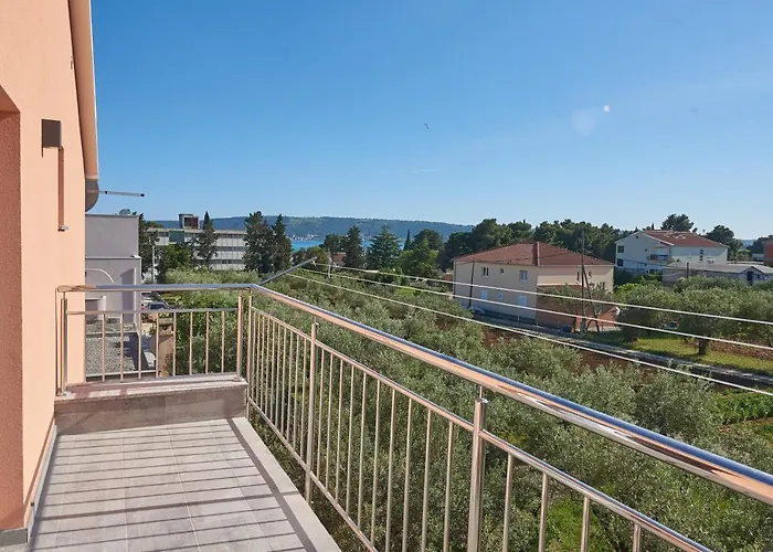 & Seaside * Kaštela