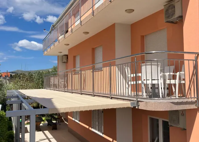 & Seaside דירה Kaštela