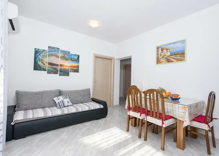 & Seaside דירה Kaštela