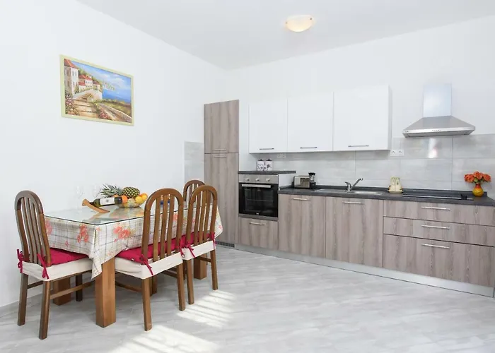 & Seaside דירה Kaštela