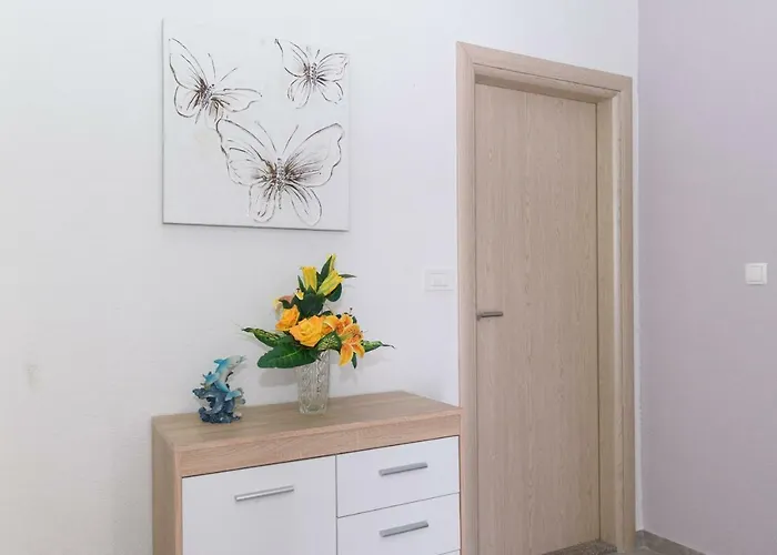 & Seaside * Kaštela