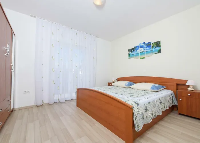 & Seaside * Kaštela